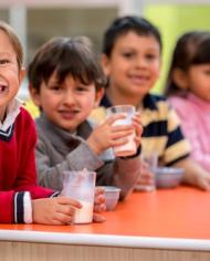 Kids on a school break drinking milk. (Getty Images)