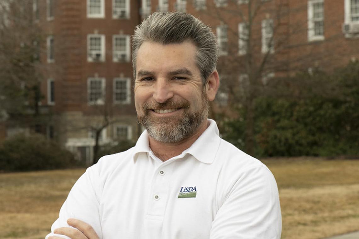 ARS entomologist Matt Buffington 